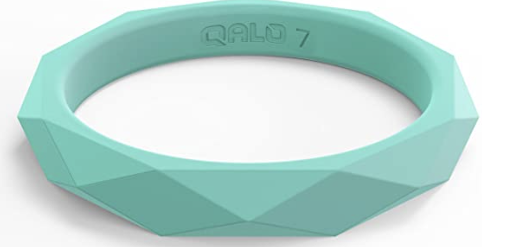 Qalo women's silicon ring gift idea for RV owners